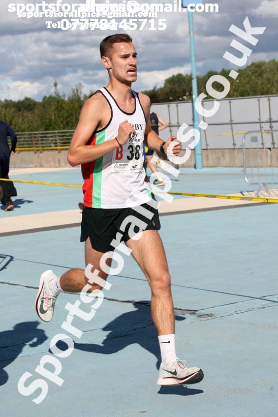 Senior mens Northern 6 Stage Road Relay, SportsCity, Manchester. Photo: David T. Hewitson/Sports for All Pics